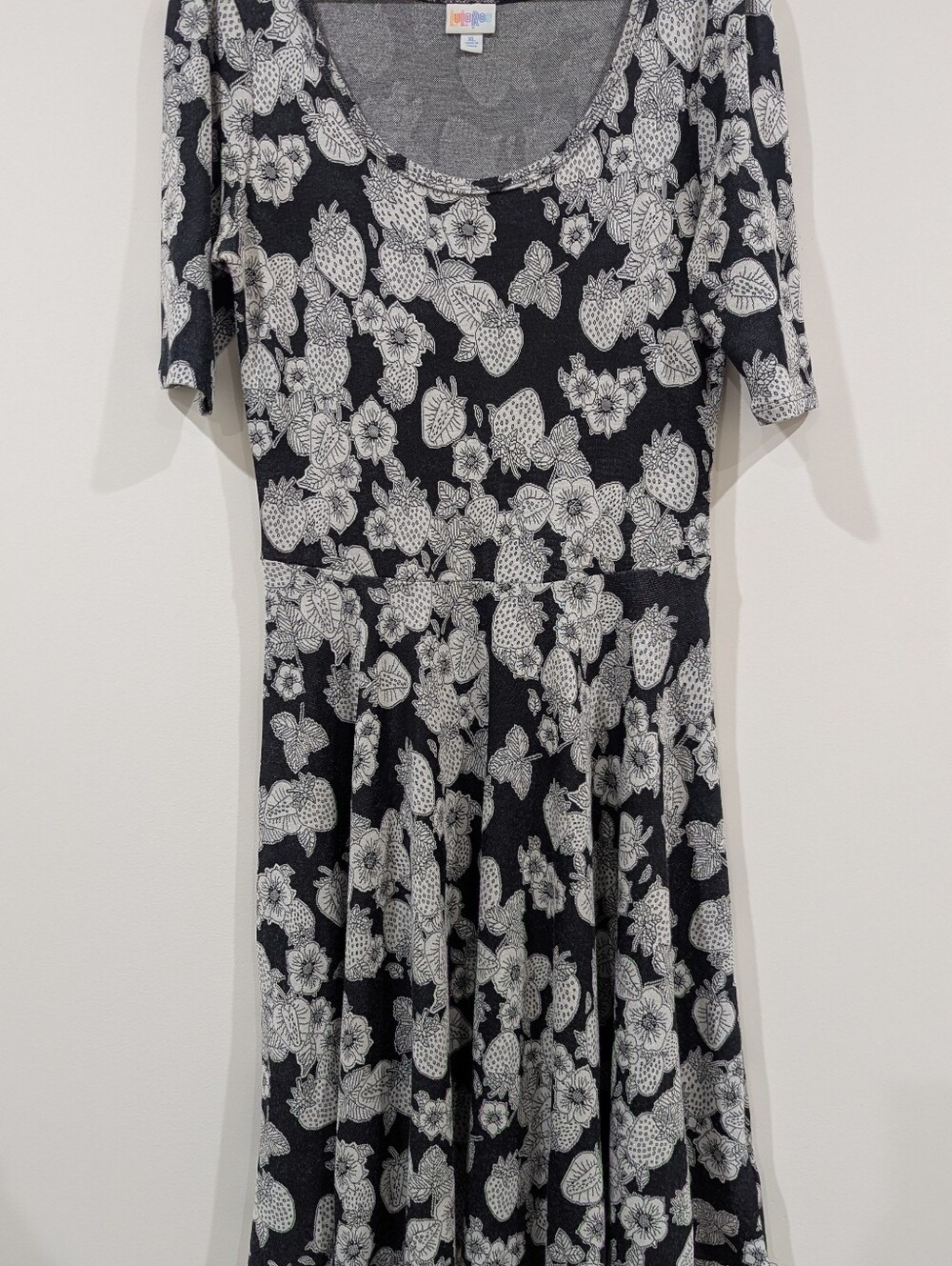 LuLaRoe Black and White Floral Scoop Neck Dress Size XL